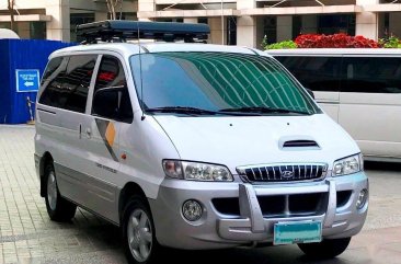 Sell White 2004 Hyundai Starex in Quezon City