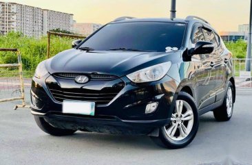 Selling Black Hyundai Tucson 2011