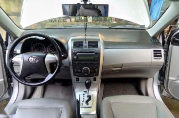 Selling Silver Toyota Corolla altis 2012 in Quezon City