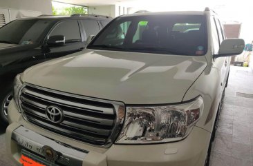 White Toyota Land Cruiser 2010 for sale in Manila