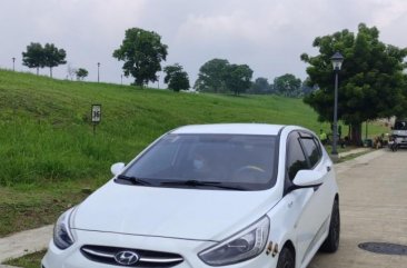 Selling Pearl White Hyundai Accent 2016 in Pasay