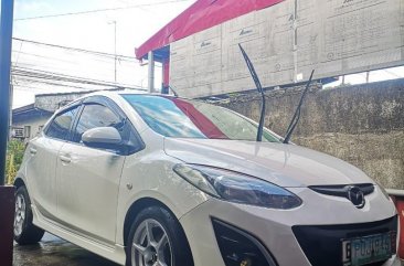 Whitw Mazda 2 2011 for sale in Automatic