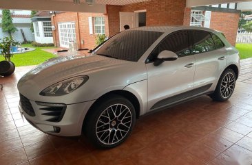 Selling White Porsche Macan 2015 in Quezon