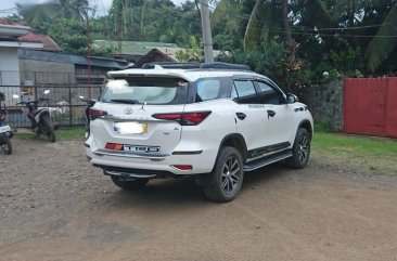 Selling White Toyota Fortuner 2018 in Valencia