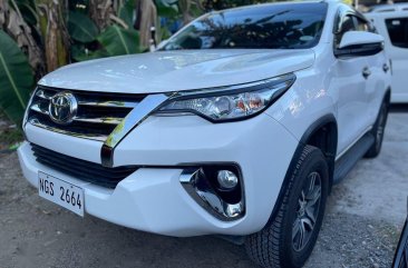 Selling White Toyota Fortuner 2020 in Quezon