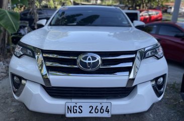 Selling White Toyota Fortuner 2020 in Quezon