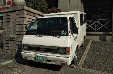 White Mitsubishi L300 2009 for sale in Makati