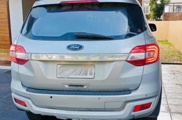 Selling Brightsilver Ford Everest 2018 in Angeles