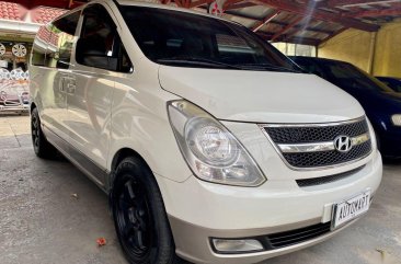 Selling White Hyundai Grand starex 0 in Marikina