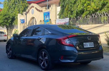 Selling Grey Honda Civic 2018