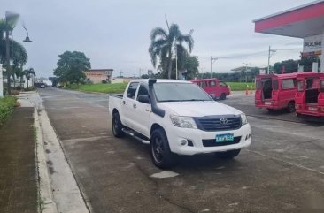 Selling White Toyota Hilux 2013 in Muntinlupa