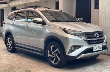 Selling Silver Toyota Rush 2019 in Quezon