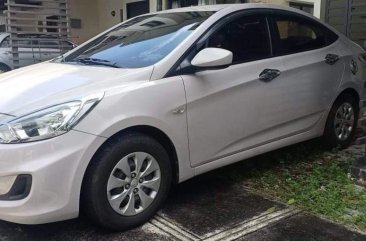 Pearl White Hyundai Accent 2015 for sale in Caloocan