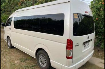 Selling Pearl White Toyota Hiace Super Grandia 2016 in Las Piñas