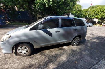 Selling Silver Toyota Innova 2010 in Taguig