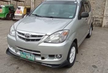 Selling Brightsilver Toyota Avanza 2009 in Bulacan