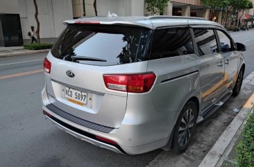 Selling Brightsilver Kia Carnival 2016 in Pasig