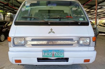 Selling White Mitsubishi L300 2011 in Las Piñas