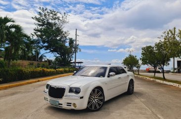 Pearl White Chrysler 300c 2008 for sale in Automatic