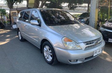 Selling Silver Kia Carnival 2010 in Muntinlupa