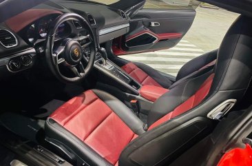 Selling Red Porsche 718 2017 in San Juan