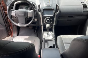 Orange Isuzu MU-X 2015 for sale in Las Piñas