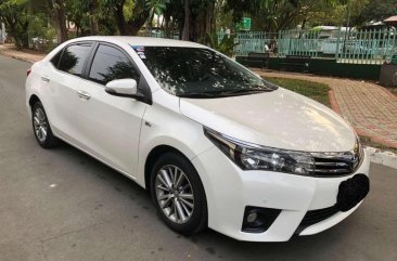 Pearl White Toyota Corolla Altis 2014 for sale in Pasay 
