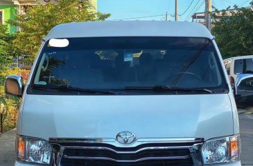 Pearl White Toyota Hiace Super Grandia 2019 for sale in Automatic