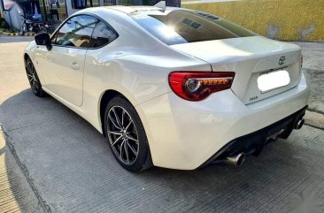 Selling Pearl White Toyota 86 2017 in Santa Rosa