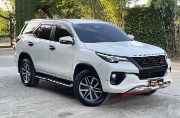 Selling White Toyota Fortuner 2018 in Quezon