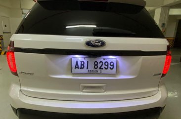 Selling White Ford Explorer 2015 in Muntinlupa