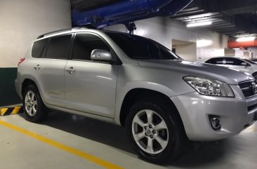 Silver Toyota RAV4 2009 for sale in Quezon