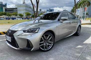 Selling Silver Lexus IS350 2017 in Pasig