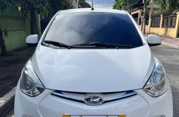 Sell Pearl White 2017 Hyundai Eon in Marikina