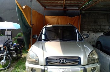 Selling Silver Hyundai Tucson 2008 in Obando