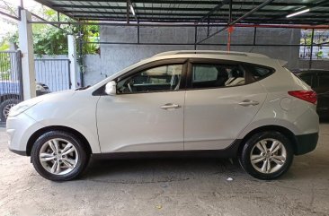 Silver Hyundai Tucson 2012 for sale in Automatic