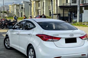 Sell Pealwhite 2014 Hyundai Elantra in Manila