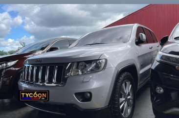 Selling Silver Jeep Grand Cherokee 2011in Pasig