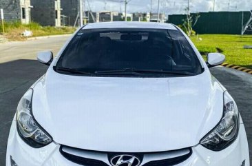 Sell Pealwhite 2014 Hyundai Elantra in Manila