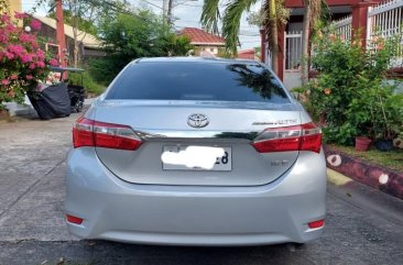 Sell Pearl White Toyota Corolla Altis 2014 in Las Piñas