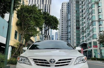 Pearl White Toyota Corolla Altis 2013 for sale in Makati 