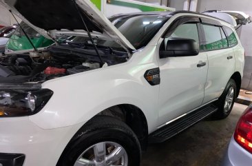 White Ford Everest 2015 for sale in Quezon 