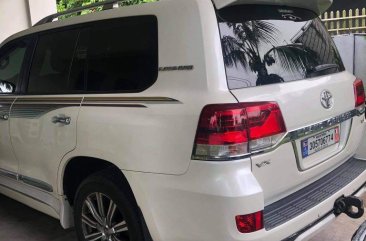 Selling Pearl White Toyota Land Cruiser 2018 in Quezon