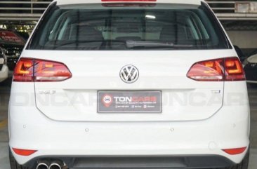 Selling White Volkswagen Golf 2017 in Manila