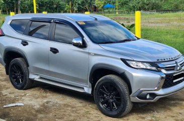 Selling Silver Mitsubishi Montero Sports 2017 in Lemery