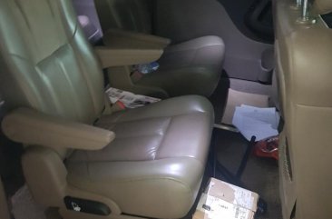 Selling Grey Chrysler Town And Country 2012 in Manila