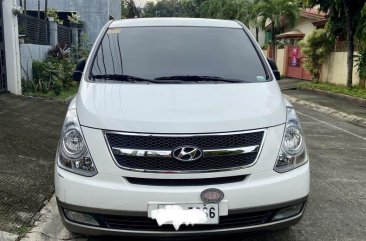 Selling Pearl White Hyundai Grand Starex 2014 in Marikina