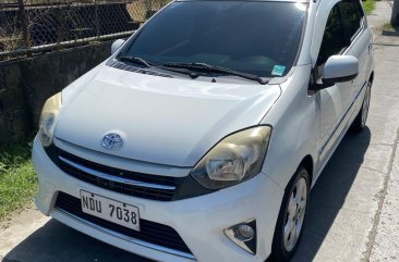Selling White Toyota Wigo 2016 in Makati