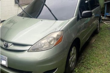 Sell Silver 2010 Toyota Sienna in Quezon City