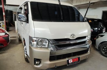 Selling Pearl White Toyota Grandia 2018 in Quezon